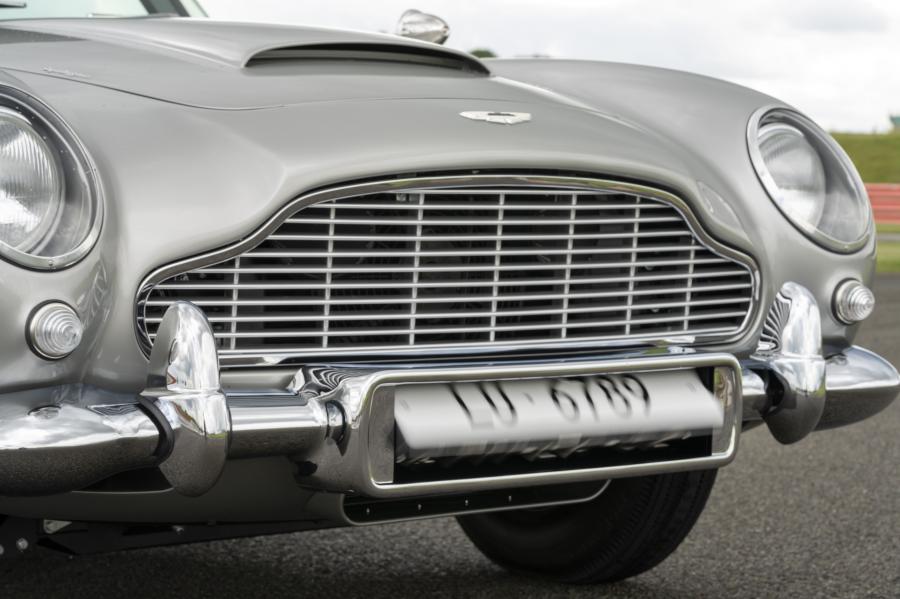 Детали экстерьера Aston Martin DB5 Goldfinger Continuation 2020 года  (фото 29 из 40)